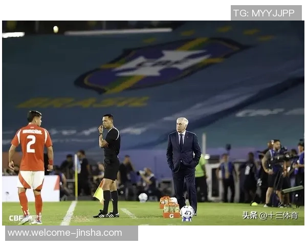 内马尔选择低调风格粉白色LV外套售价4300镑搭配面罩引关注