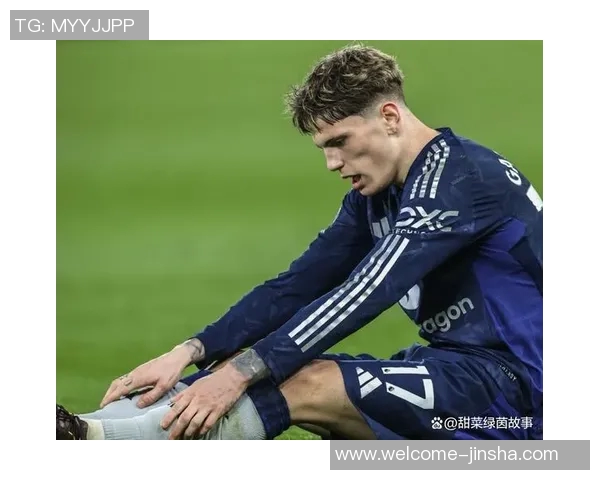 天空体育报道曼联切尔西争抢桑德兰中场萨迪基已询问转会费情况