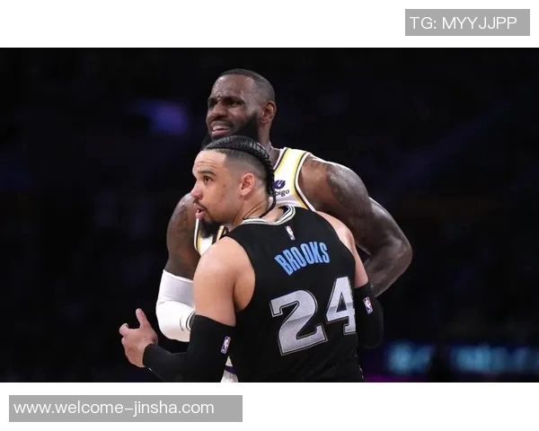 詹姆斯谈与狄龙的竞争关系强调成年人的体育精神与友谊